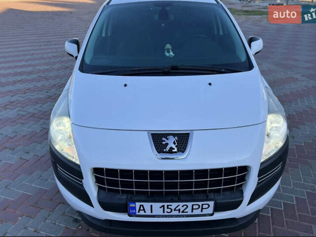 Белый Пежо 3008, объемом двигателя 1.6 л и пробегом 245 тыс. км за 8700 $, фото 3 на Automoto.ua