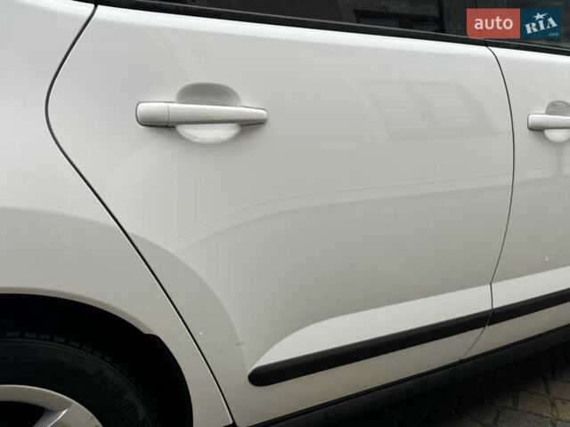 Білий Пежо 3008, об'ємом двигуна 1.6 л та пробігом 205 тис. км за 6750 $, фото 43 на Automoto.ua