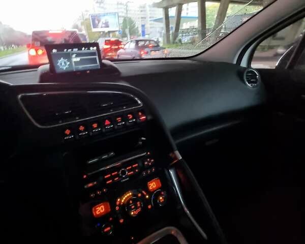 Белый Пежо 3008, объемом двигателя 2 л и пробегом 145 тыс. км за 15000 $, фото 1 на Automoto.ua