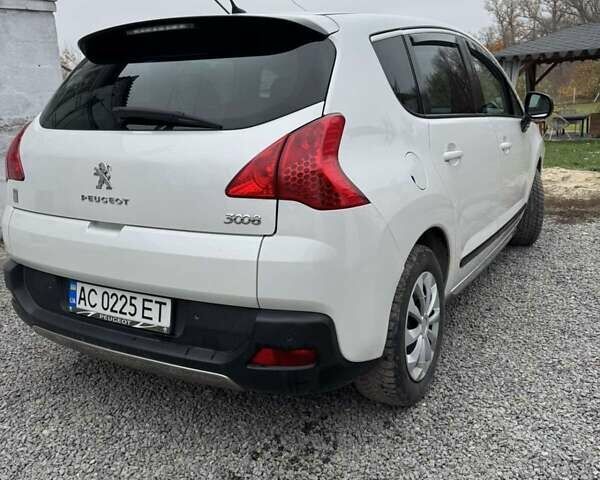 Белый Пежо 3008, объемом двигателя 2 л и пробегом 223 тыс. км за 12700 $, фото 9 на Automoto.ua