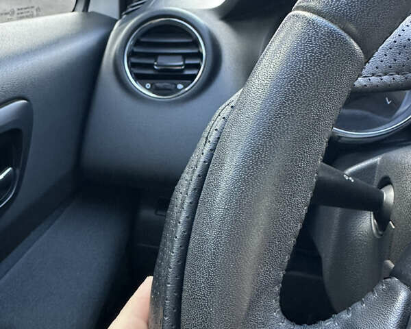 Белый Пежо 3008, объемом двигателя 1.6 л и пробегом 93 тыс. км за 12000 $, фото 20 на Automoto.ua