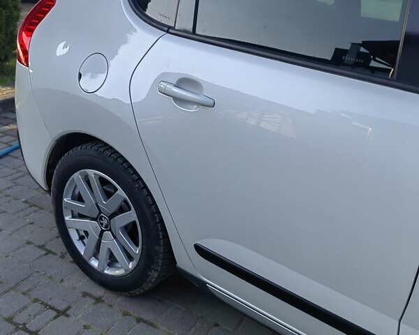 Білий Пежо 3008, об'ємом двигуна 2 л та пробігом 218 тис. км за 10500 $, фото 9 на Automoto.ua