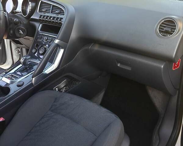 Білий Пежо 3008, об'ємом двигуна 2 л та пробігом 218 тис. км за 10500 $, фото 20 на Automoto.ua