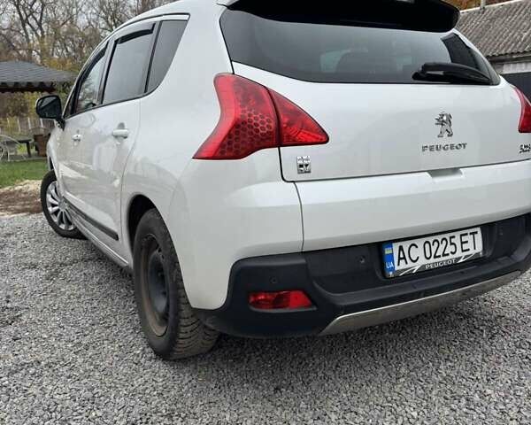 Белый Пежо 3008, объемом двигателя 2 л и пробегом 223 тыс. км за 12700 $, фото 7 на Automoto.ua