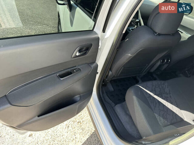 Белый Пежо 3008, объемом двигателя 1.6 л и пробегом 93 тыс. км за 12000 $, фото 10 на Automoto.ua