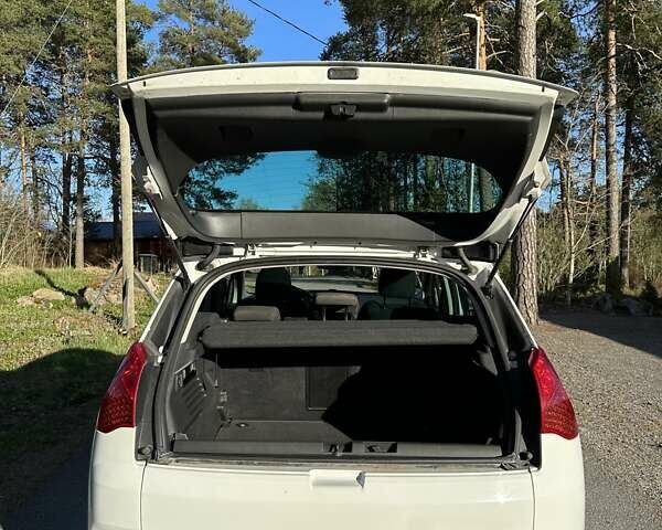 Белый Пежо 3008, объемом двигателя 1.6 л и пробегом 214 тыс. км за 9000 $, фото 2 на Automoto.ua