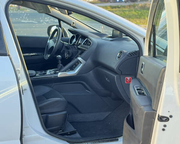 Белый Пежо 3008, объемом двигателя 1.56 л и пробегом 176 тыс. км за 11300 $, фото 9 на Automoto.ua