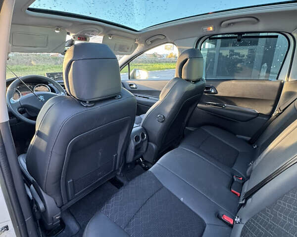 Белый Пежо 3008, объемом двигателя 1.56 л и пробегом 176 тыс. км за 11300 $, фото 16 на Automoto.ua