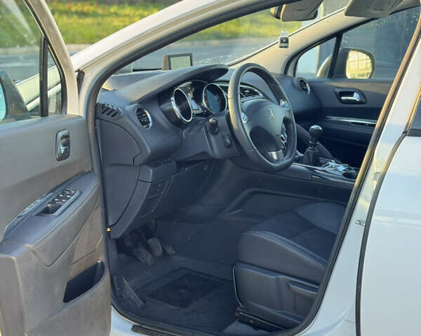 Белый Пежо 3008, объемом двигателя 1.56 л и пробегом 176 тыс. км за 11300 $, фото 10 на Automoto.ua