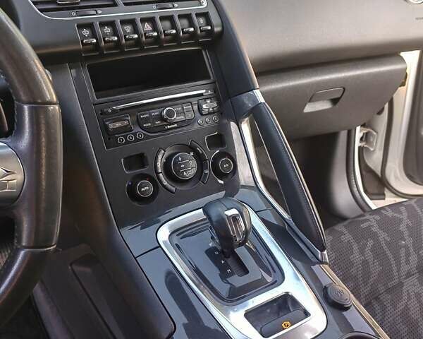 Білий Пежо 3008, об'ємом двигуна 2 л та пробігом 218 тис. км за 10500 $, фото 24 на Automoto.ua