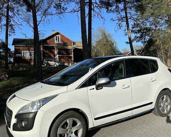 Белый Пежо 3008, объемом двигателя 1.6 л и пробегом 214 тыс. км за 9000 $, фото 3 на Automoto.ua