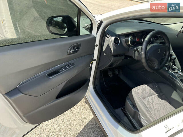 Белый Пежо 3008, объемом двигателя 1.6 л и пробегом 93 тыс. км за 12000 $, фото 11 на Automoto.ua