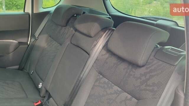 Белый Пежо 3008, объемом двигателя 2 л и пробегом 259 тыс. км за 10900 $, фото 3 на Automoto.ua