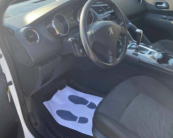 Пежо 3008 2014 в Ровно на Automoto.ua Белый Пежо 3008, объемом двигателя 1.56 л и пробегом 215 тыс. км за 10450 $, фото 12 на Automoto.ua