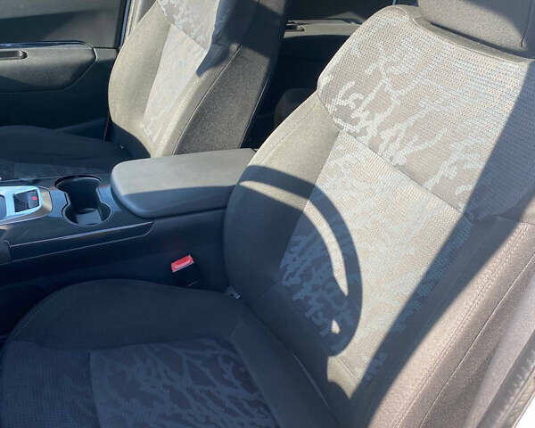 Пежо 3008 2014 в Ровно на Automoto.ua Белый Пежо 3008, объемом двигателя 1.56 л и пробегом 215 тыс. км за 10450 $, фото 19 на Automoto.ua