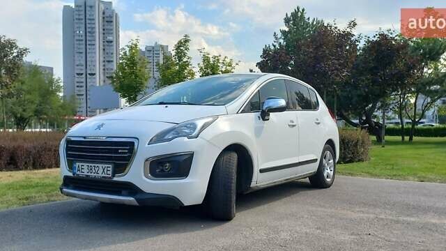 Белый Пежо 3008, объемом двигателя 2 л и пробегом 210 тыс. км за 11000 $, фото 3 на Automoto.ua
