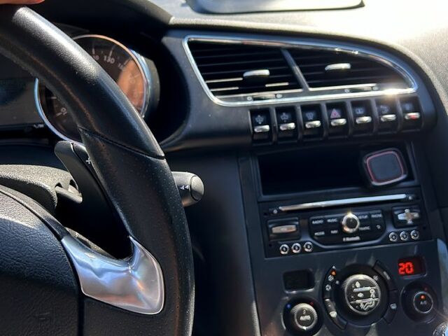 Белый Пежо 3008, объемом двигателя 1.6 л и пробегом 265 тыс. км за 10700 $, фото 4 на Automoto.ua