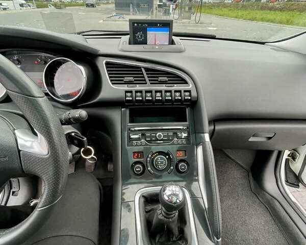 Белый Пежо 3008, объемом двигателя 1.6 л и пробегом 176 тыс. км за 11300 $, фото 14 на Automoto.ua