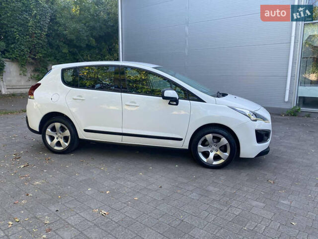 Пежо 3008 2014 в Ровно на Automoto.ua Белый Пежо 3008, объемом двигателя 1.56 л и пробегом 215 тыс. км за 10450 $, фото 2 на Automoto.ua