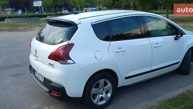 Белый Пежо 3008, объемом двигателя 2 л и пробегом 210 тыс. км за 11000 $, фото 7 на Automoto.ua