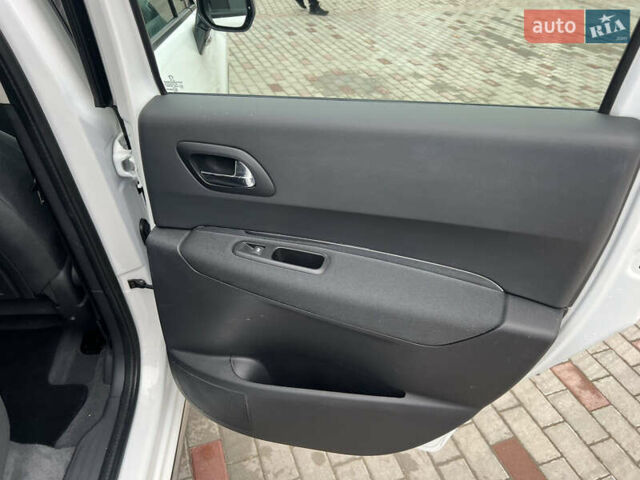 Белый Пежо 3008, объемом двигателя 1.56 л и пробегом 164 тыс. км за 9700 $, фото 22 на Automoto.ua