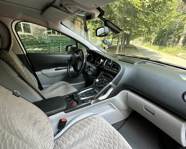 Білий Пежо 3008, об'ємом двигуна 2 л та пробігом 283 тис. км за 13200 $, фото 13 на Automoto.ua