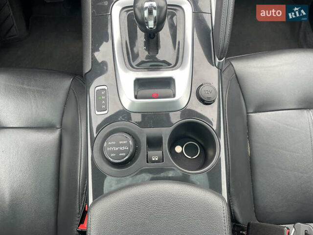 Белый Пежо 3008, объемом двигателя 2 л и пробегом 141 тыс. км за 13600 $, фото 12 на Automoto.ua