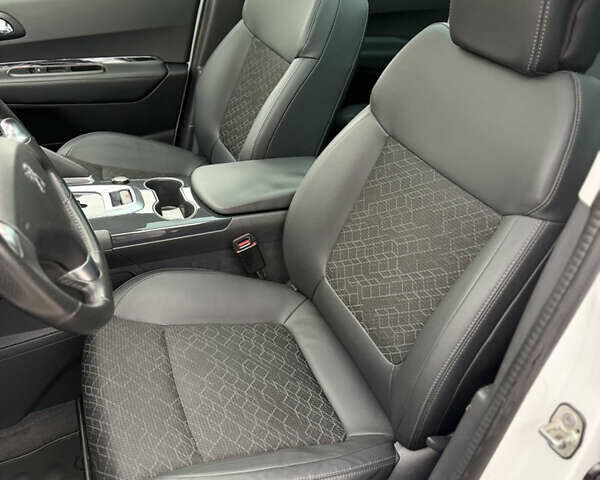 Белый Пежо 3008, объемом двигателя 1.6 л и пробегом 238 тыс. км за 12399 $, фото 42 на Automoto.ua