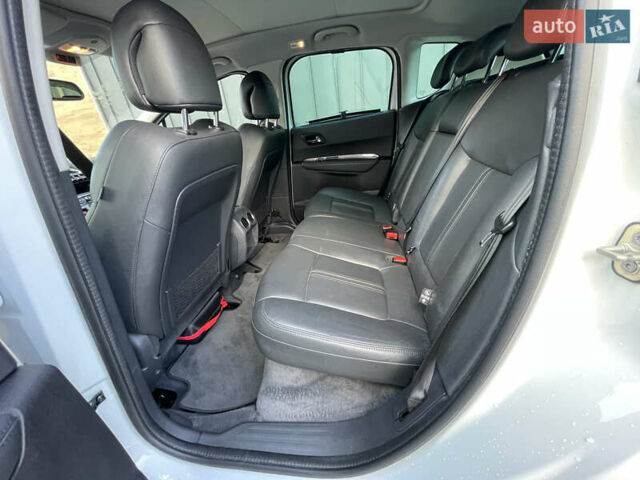 Белый Пежо 3008, объемом двигателя 2 л и пробегом 141 тыс. км за 13600 $, фото 25 на Automoto.ua