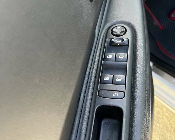 Белый Пежо 3008, объемом двигателя 2 л и пробегом 224 тыс. км за 14000 $, фото 8 на Automoto.ua