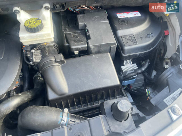 Белый Пежо 3008, объемом двигателя 2 л и пробегом 141 тыс. км за 13600 $, фото 71 на Automoto.ua