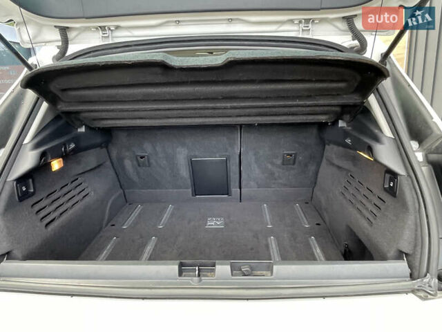 Белый Пежо 3008, объемом двигателя 2 л и пробегом 141 тыс. км за 13600 $, фото 16 на Automoto.ua