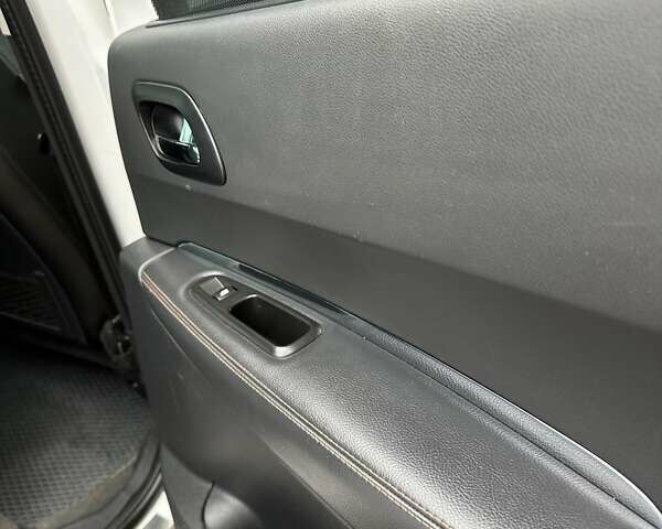 Белый Пежо 3008, объемом двигателя 1.6 л и пробегом 185 тыс. км за 12350 $, фото 45 на Automoto.ua