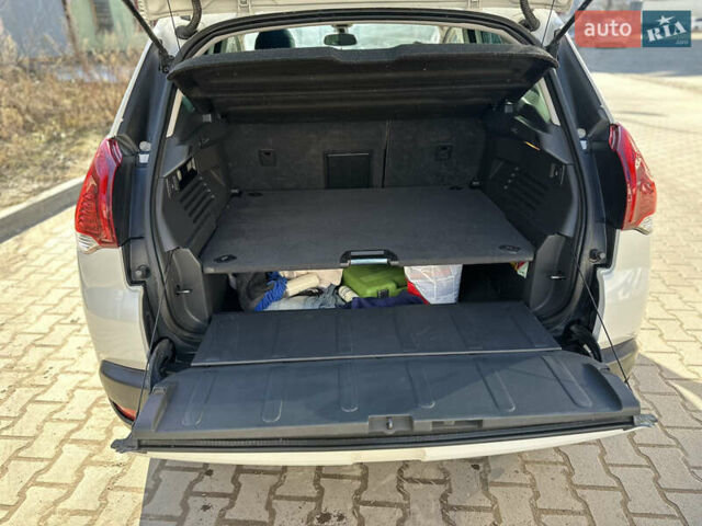 Белый Пежо 3008, объемом двигателя 1.56 л и пробегом 204 тыс. км за 10700 $, фото 9 на Automoto.ua