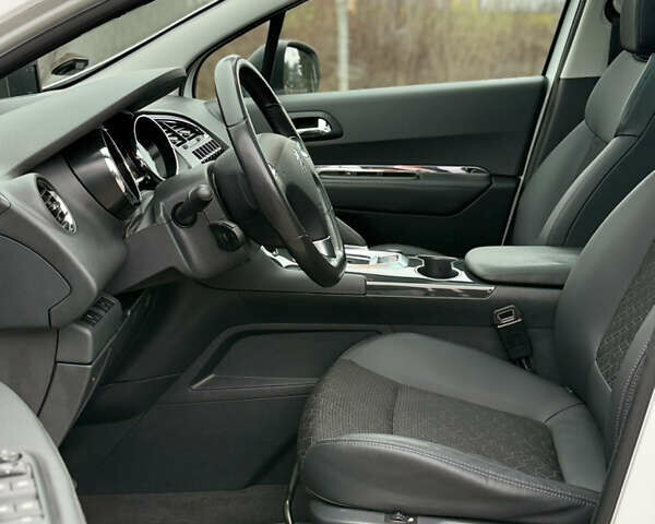 Белый Пежо 3008, объемом двигателя 1.6 л и пробегом 238 тыс. км за 12399 $, фото 46 на Automoto.ua