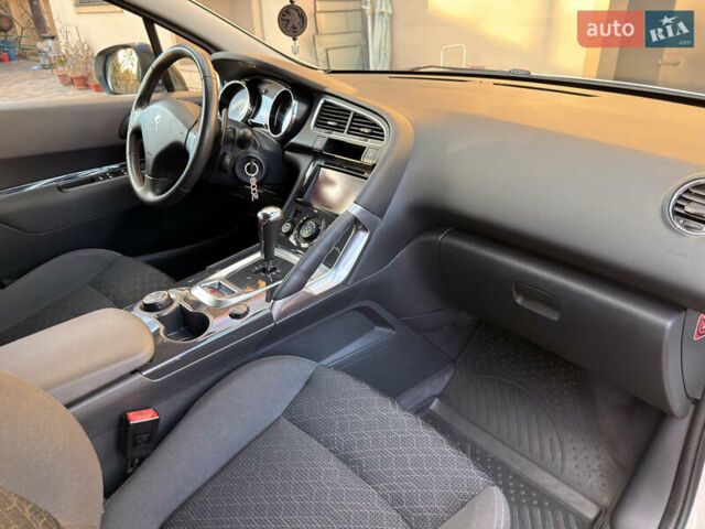 Пежо 3008 2015 у Івано-Франківську на Automoto.ua Білий Пежо 3008, об'ємом двигуна 1.6 л та пробігом 64 тис. км за 13900 $, фото 31 на Automoto.ua