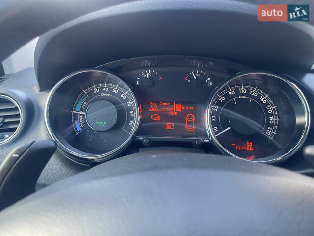 Белый Пежо 3008, объемом двигателя 2 л и пробегом 141 тыс. км за 13600 $, фото 42 на Automoto.ua