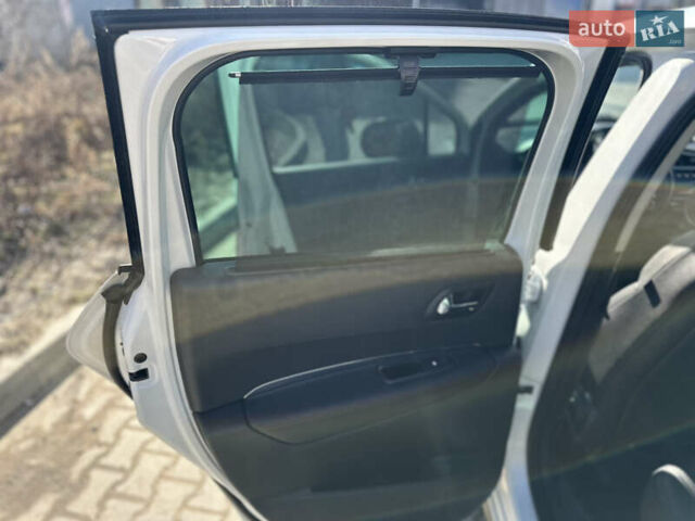 Белый Пежо 3008, объемом двигателя 1.56 л и пробегом 204 тыс. км за 10700 $, фото 18 на Automoto.ua