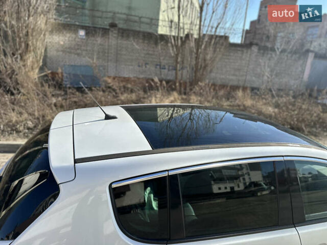 Белый Пежо 3008, объемом двигателя 1.56 л и пробегом 204 тыс. км за 10700 $, фото 5 на Automoto.ua