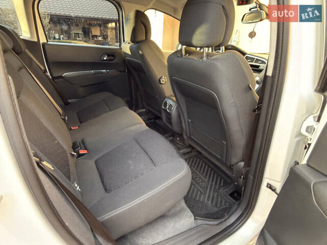 Пежо 3008 2015 у Івано-Франківську на Automoto.ua Білий Пежо 3008, об'ємом двигуна 1.6 л та пробігом 64 тис. км за 13900 $, фото 48 на Automoto.ua