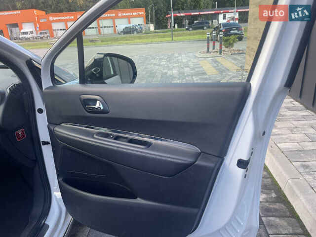 Белый Пежо 3008, объемом двигателя 2 л и пробегом 141 тыс. км за 13600 $, фото 34 на Automoto.ua