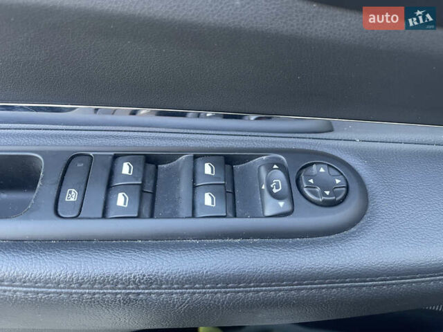 Белый Пежо 3008, объемом двигателя 2 л и пробегом 141 тыс. км за 13600 $, фото 45 на Automoto.ua