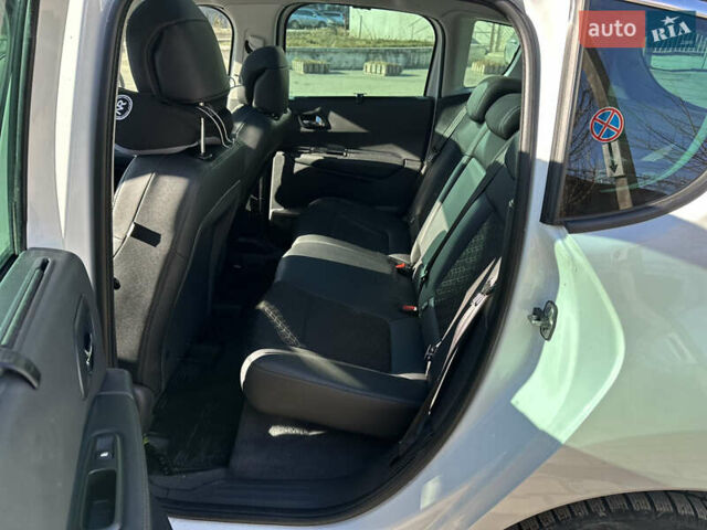 Белый Пежо 3008, объемом двигателя 1.56 л и пробегом 204 тыс. км за 10700 $, фото 16 на Automoto.ua