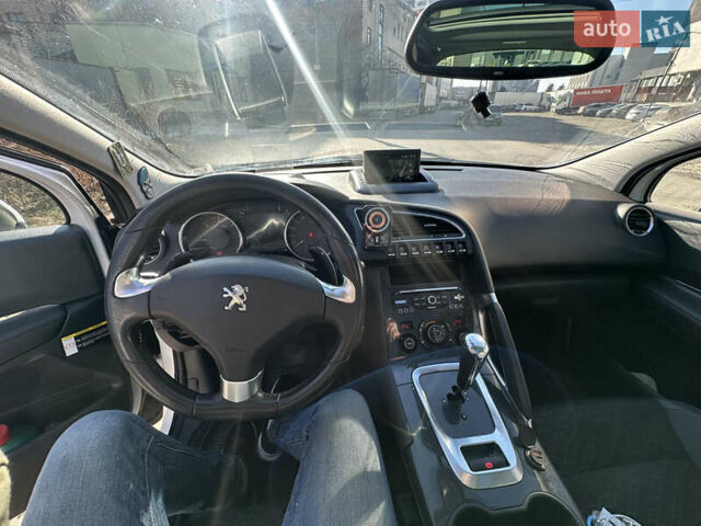 Белый Пежо 3008, объемом двигателя 1.56 л и пробегом 204 тыс. км за 10700 $, фото 27 на Automoto.ua