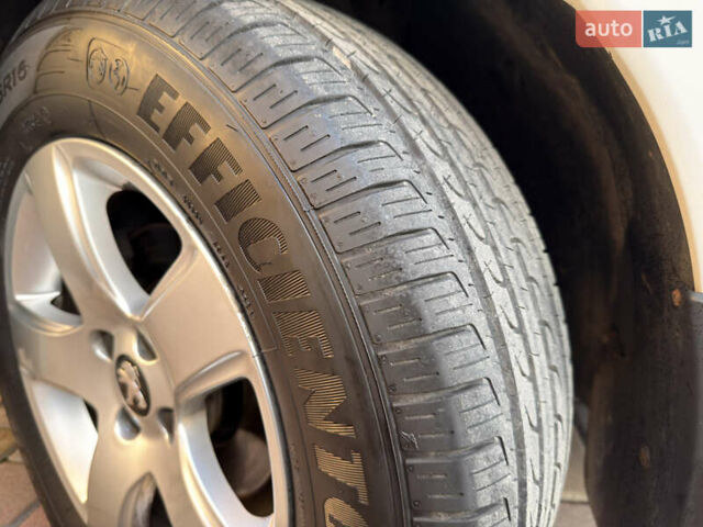 Пежо 3008 2015 у Івано-Франківську на Automoto.ua Білий Пежо 3008, об'ємом двигуна 1.6 л та пробігом 64 тис. км за 13900 $, фото 24 на Automoto.ua