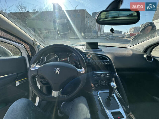 Белый Пежо 3008, объемом двигателя 1.56 л и пробегом 204 тыс. км за 10700 $, фото 26 на Automoto.ua