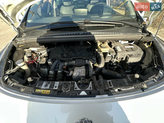 Белый Пежо 3008, объемом двигателя 1.56 л и пробегом 204 тыс. км за 10700 $, фото 36 на Automoto.ua