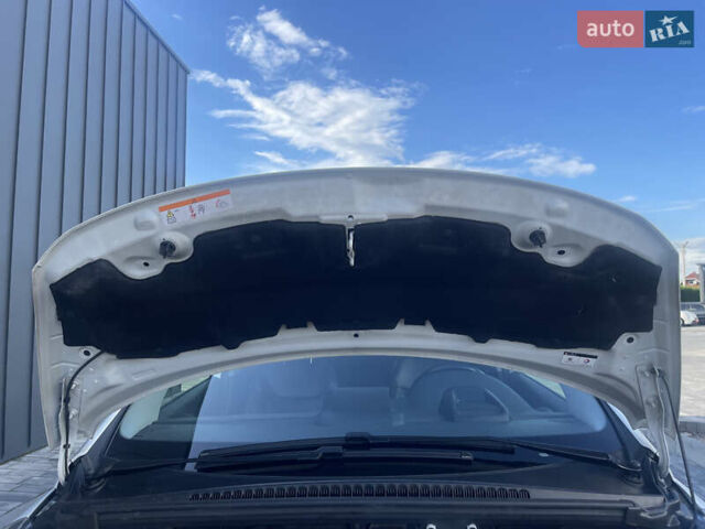 Белый Пежо 3008, объемом двигателя 2 л и пробегом 141 тыс. км за 13600 $, фото 46 на Automoto.ua