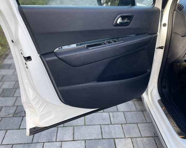 Белый Пежо 3008, объемом двигателя 1.6 л и пробегом 238 тыс. км за 12500 $, фото 47 на Automoto.ua