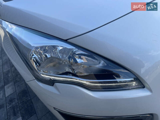 Белый Пежо 3008, объемом двигателя 2 л и пробегом 141 тыс. км за 13600 $, фото 54 на Automoto.ua